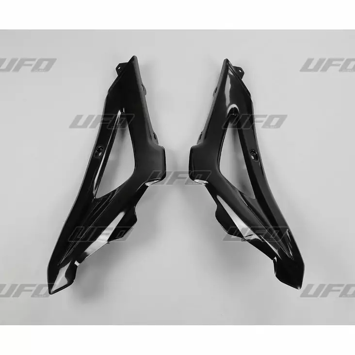 Ufo Ilmanohjaimet Ylemmät Hva 2t 06-, 4t 05-07 Musta - MÖNKIJÄN OSAT - 650-3316-001 - 1