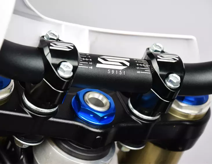 Scar Bar Mounts Ø28,6 For Stock Triple Clamps - Kxf Height 30Mm - CROSSIN KOROTUSPALAT JA KIINNIKKEET - 430-P63 - 1