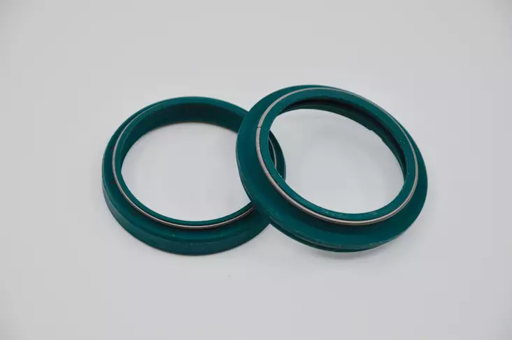 SKF HEAVY DUTY OIL & DUST SEAL 48 MM. - KAYABA/OHLINS - CROSSIN ETUPUTKIEN PÖLYTIIVISTEET - 220-G48K-HD - 1