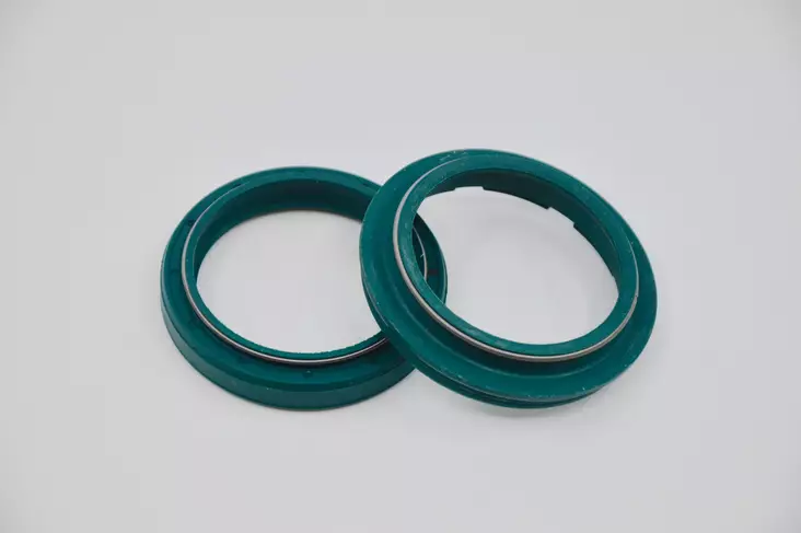 SKF OIL & DUST SEAL 46 MM. - KAYABA - CROSSIN ETUPUTKIEN PÖLYTIIVISTEET - 220-G46K - 1
