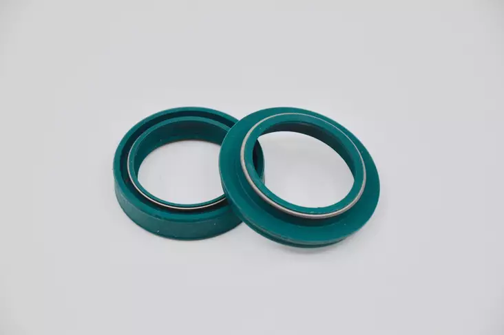 SKF OIL & DUST SEAL 37 MM. - SHOWA - CROSSIN ETUPUTKIEN PÖLYTIIVISTEET - 220-G37S - 1