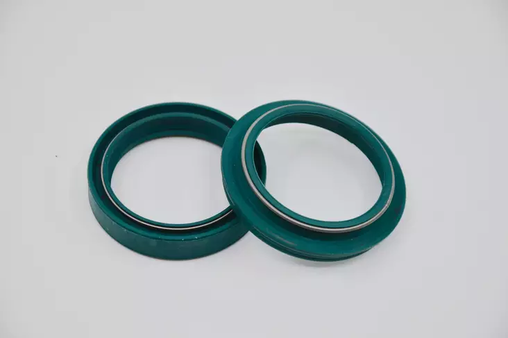 SKF OIL & DUST SEAL 45 MM. - SHOWA - CROSSIN ETUPUTKIEN PÖLYTIIVISTEET - 220-G45S - 1