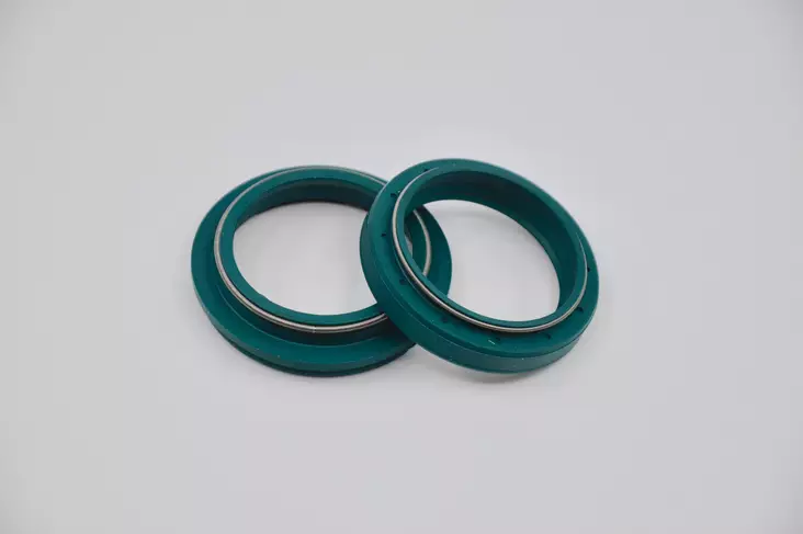 SKF OIL & DUST SEAL 39 MM. - TECH SUSPENSION - CROSSIN ETUPUTKIEN PÖLYTIIVISTEET - 220-G39T - 1
